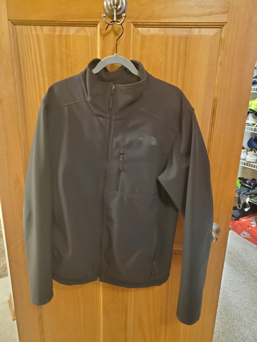 The North Face Men's Black Lightweight Apex Jacket